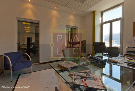 director office in villa on lake como for sale