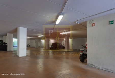 office with parking on lake como