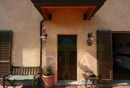 Cottage with view on Lake Como